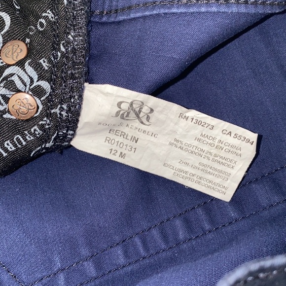 Rock & Republic Berlin Mid Rise Skinny Jean - Picture 12 of 14